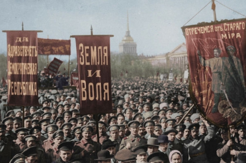 1917: Egy év, két forradalom tartalma - National Geographic (HD) 2017.10.18 00:00